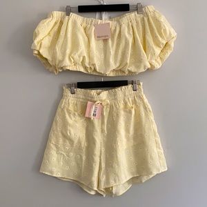 Show Po. Floral short and off shoulder set